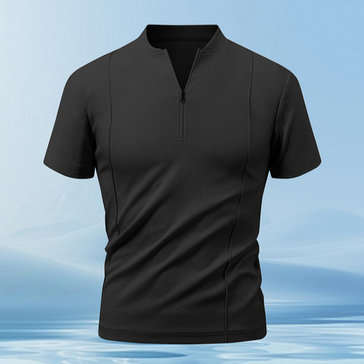 Active men's casual set in piqué knit, offering comfort and style with a practical zip collar.
