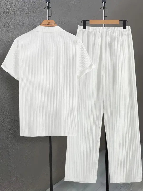 Men's casual two-piece pleated knit lounge set, designed for comfort with a relaxed fit and versatile for everyday wear.
