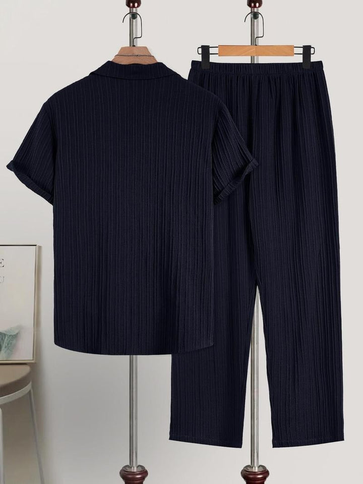 Comfortable men's knit lounge set with an elastic waist and pleats, ideal for a relaxed fit and effortless casual style.