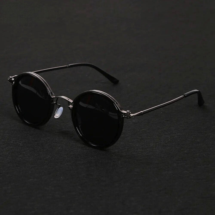 Fashionable men's double bridge sunglasses with polarized lenses. Metal frame eyewear for summer & UV protection.