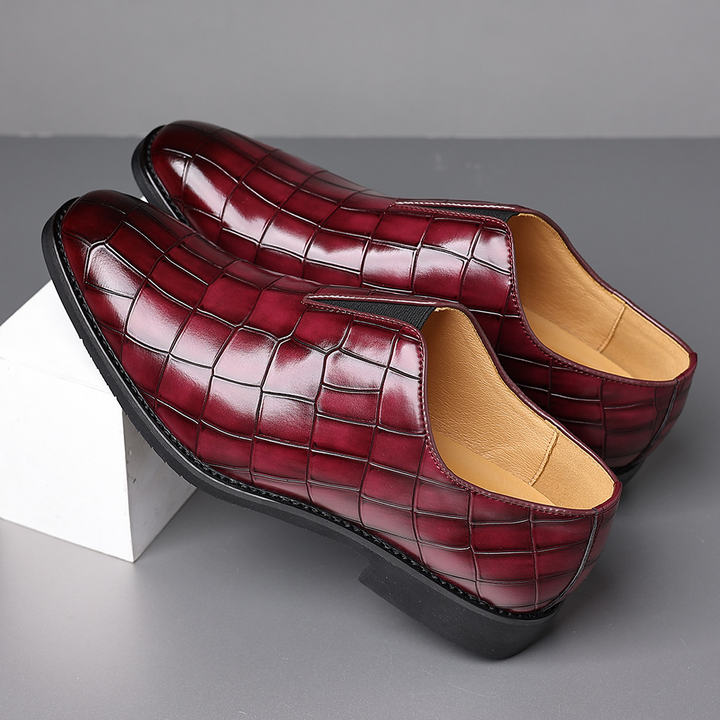 Durable men's polished formal shoes, excellent for long-term professional wear and business events.