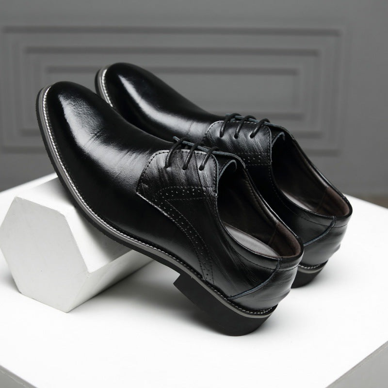Sophisticated men's polished lace-up oxford shoes for formal business events & elegant occasions.