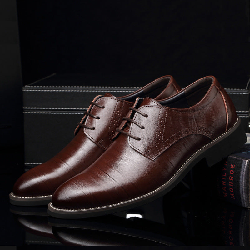 Sleek design men's polished oxford dress shoes, offering comfort & style for business & formal occasions.