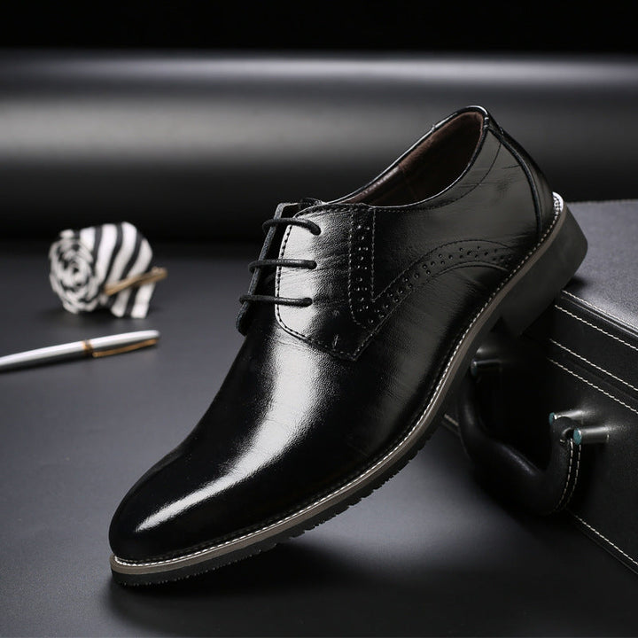 Essential men's polished oxford dress shoes, a must-have for business, formal, and office wear.