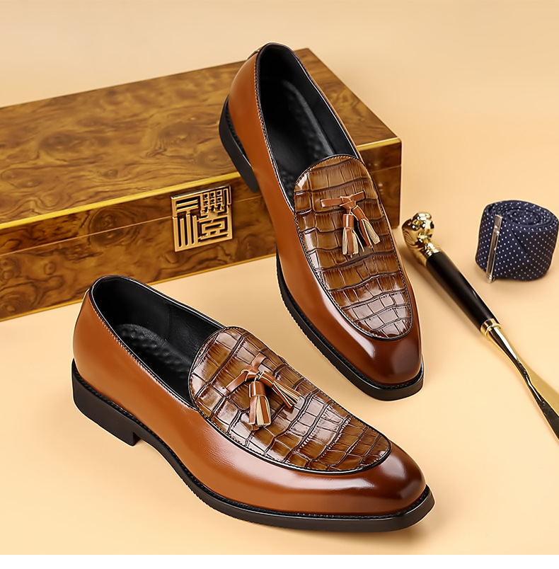 Men's smart casual tassel loafers. Versatile slip-on dress shoes for both formal and business settings.