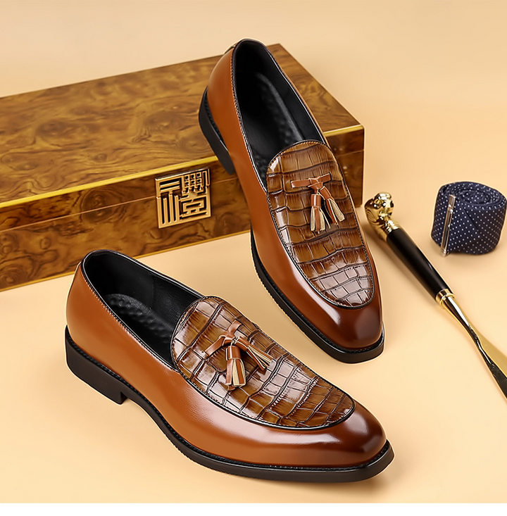 Men's smart casual tassel loafers. Versatile slip-on dress shoes for both formal and business settings.