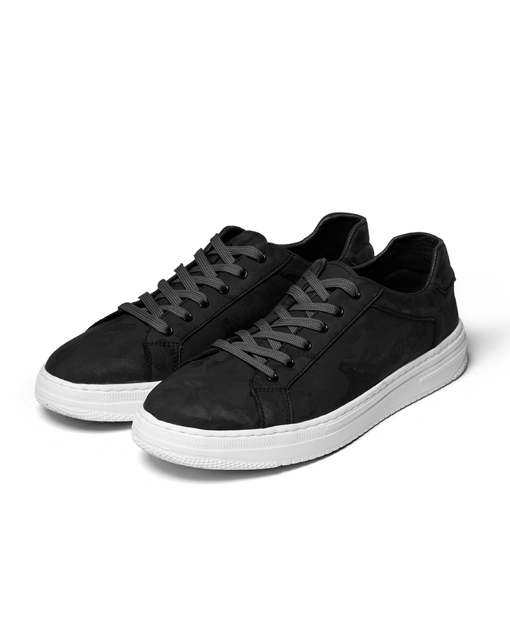 Men's Porto everyday comfort sneakers for versatile casual wear. Ideal walking shoes for modern men.