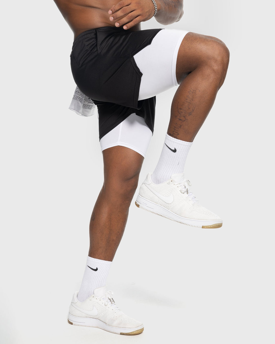 Versatile Porto Kinetic men's mesh workout shorts, suitable for gym, run, & outdoor training.