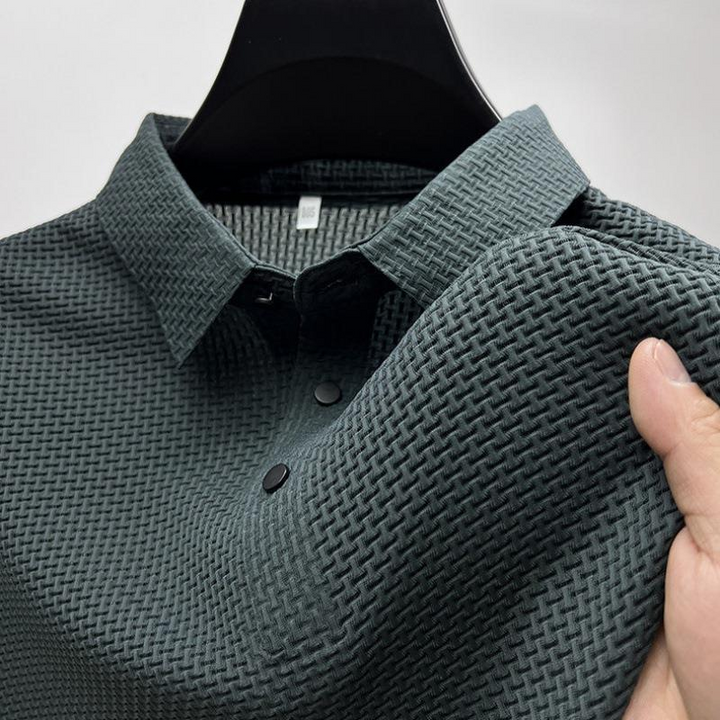 Smart casual men's tailored polo shirt in a solid color. Premium, breathable, short sleeve for summer.