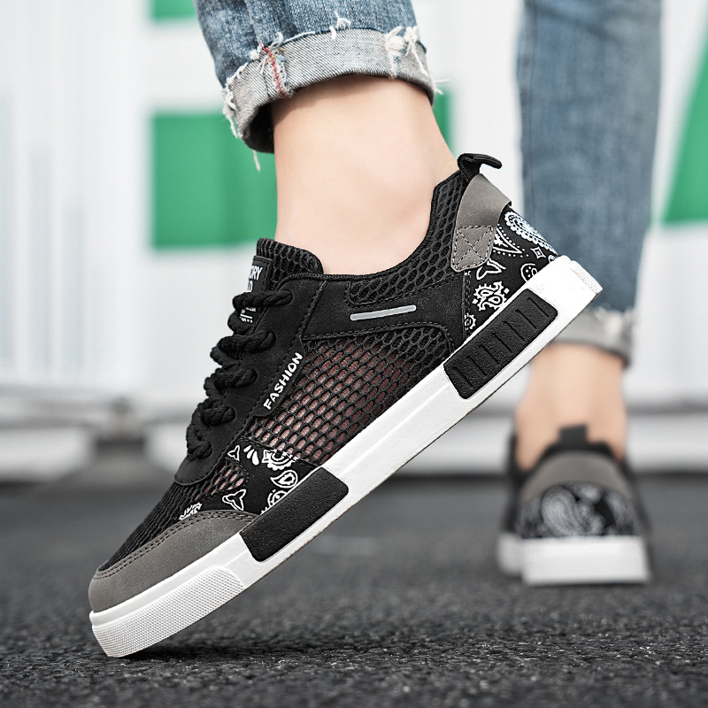 Men's fashion sneakers for ultimate comfort, ideal for both gym and street style.
