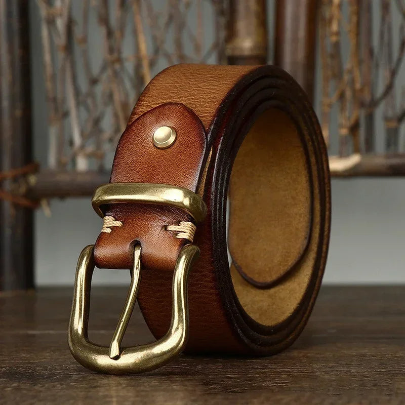 Premium men's full-grain leather dress belt, a timeless accessory for formal men's fashion.