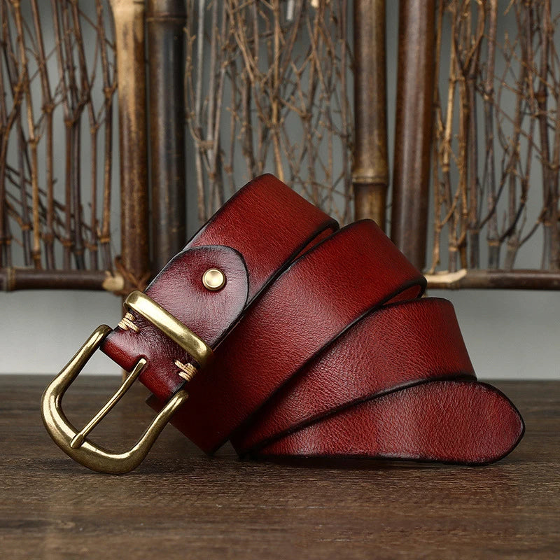 Sleek men's full-grain leather belt, a sophisticated accessory for dress or casual outfits.