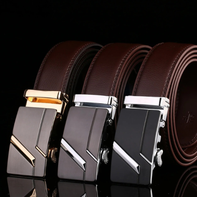 Essential men's accessory: A genuine leather belt with an automatic ratchet buckle for dress & casual wear.