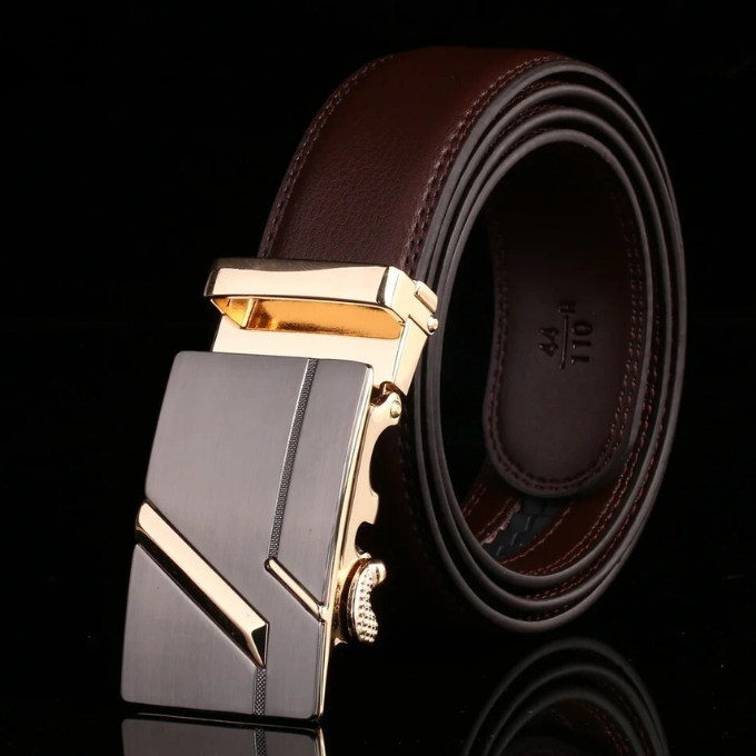 Adjustable men's genuine leather belt for a perfect fit, featuring a convenient automatic ratchet buckle.