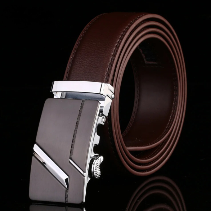 Classic black men's genuine leather belt. Modern automatic ratchet buckle adds a sophisticated touch.