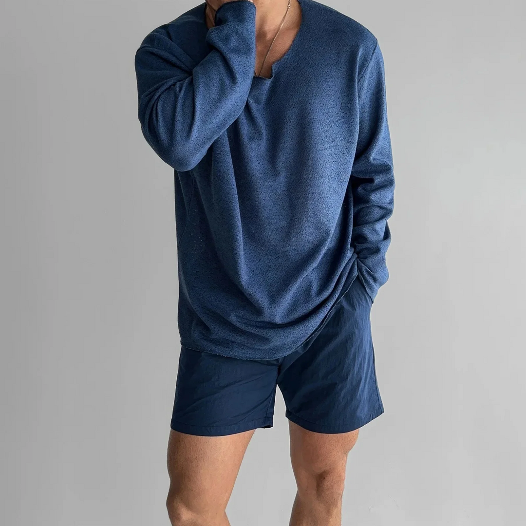 Men's premium lightweight pullover in a relaxed fit, perfect for casual everyday style and comfortable layering.