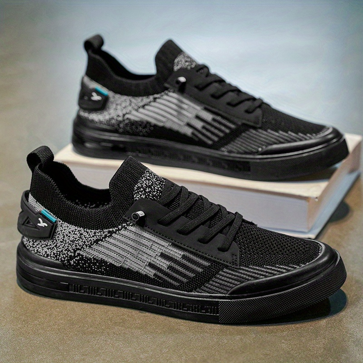 Men's everyday lightweight sneakers, perfect for walking and casual activities, supreme comfort.