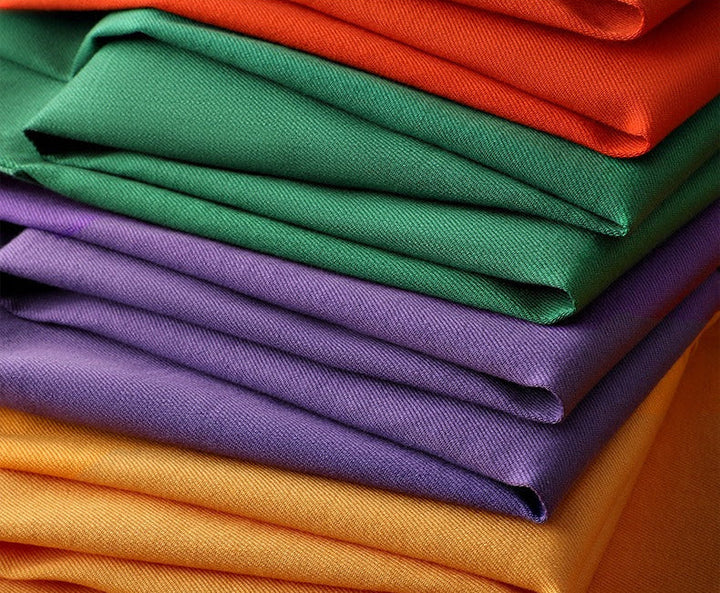 High-quality men's tailored cotton trousers, premium comfort and a sleek, modern fit.