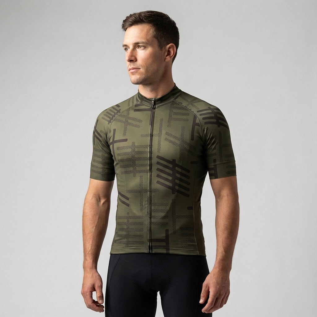 Lightweight men's bike jersey, Gordon, ideal for summer, featuring breathable mesh and aero tailoring