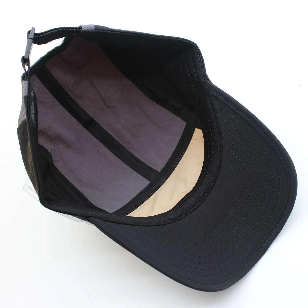 Stylish men's quick-dry running cap, perfect for athletic activities, with UV sun protection.