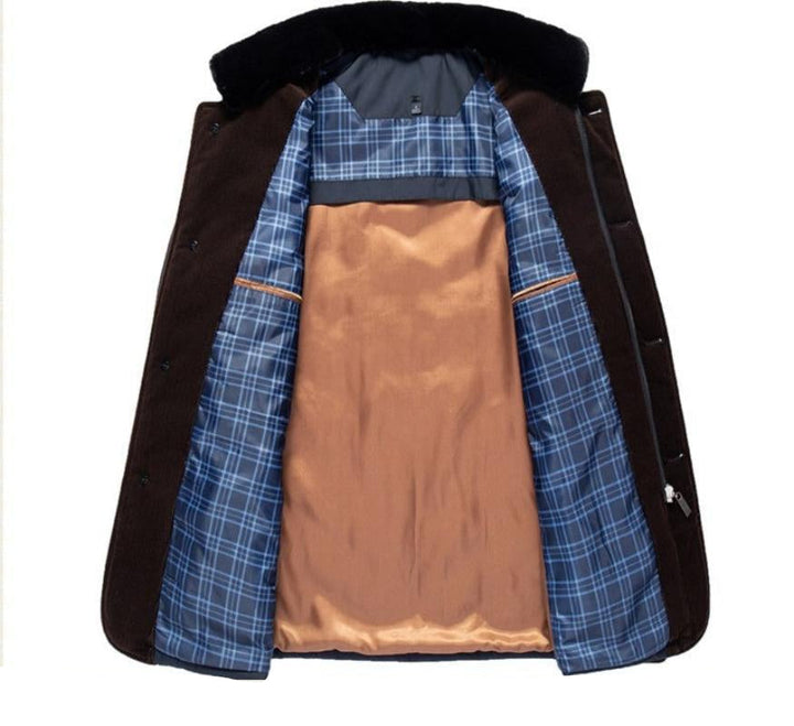 Men's warm quilted winter jacket for cold weather. Stylish and versatile outerwear, ideal for everyday urban wear.