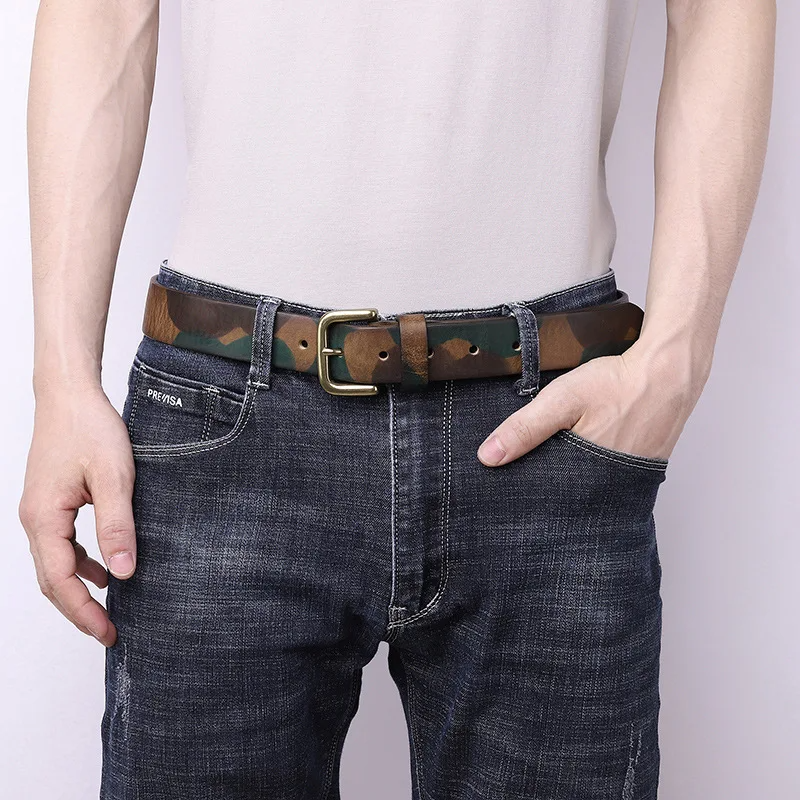 Fashionable men's camouflage leather belt, rugged and stylish, perfect everyday and tactical accessory.
