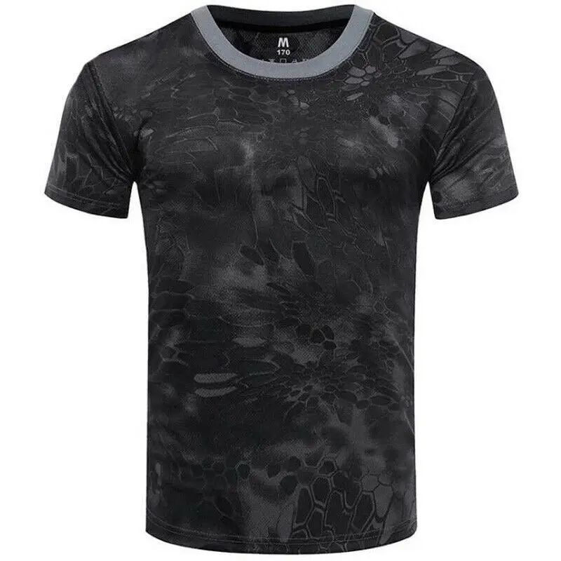 Man wearing a quick-dry men's recon camo t-shirt, demonstrating tactical performance in an outdoor setting.
