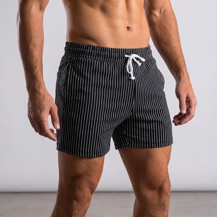 Reed men's sportswear shorts, featuring a stylish stripe pattern for casual and active use.