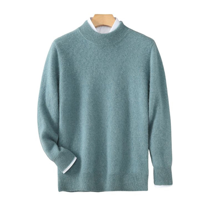 Refined men's pullover sweater, offering elegant style and comfort for modern fall and winter fashion.