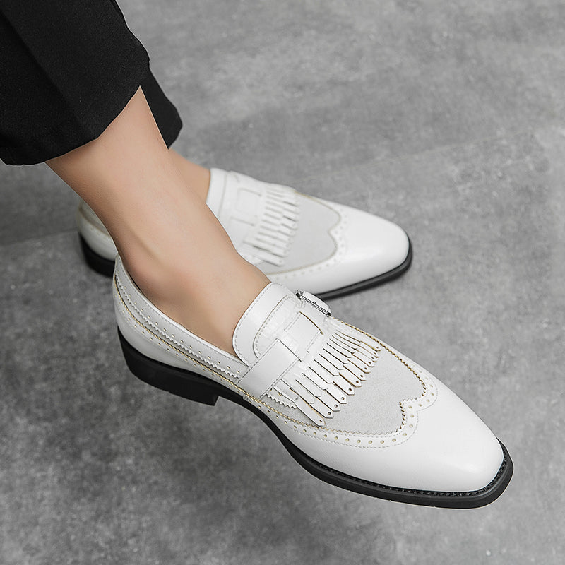 Stylish men's brogue loafers, slip-on style with fringe detail, for a refined look.