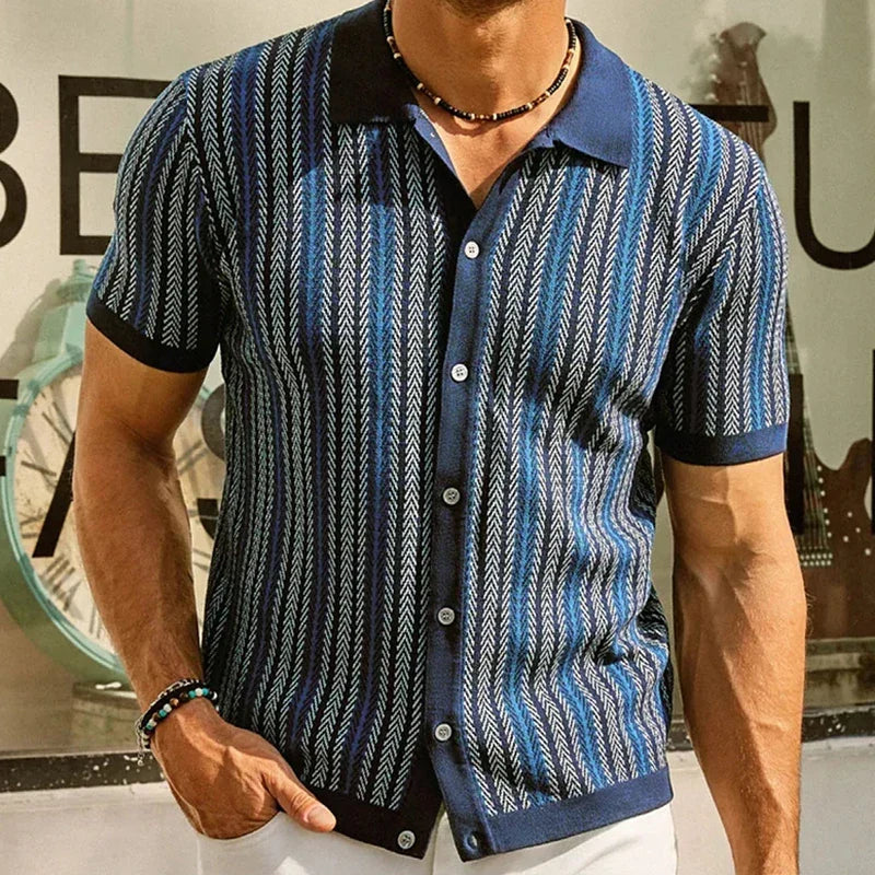 Men's everyday relaxed fit shirt, button-up, with elegant herringbone weave and long sleeves for comfort.