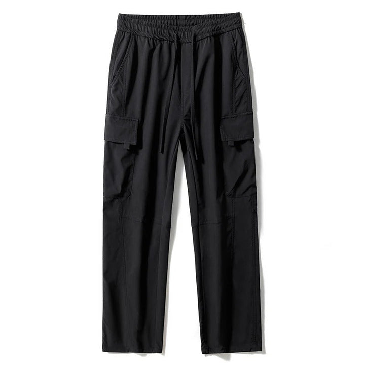 Back view: Men's relaxed fit cargo pants, showing utility pockets, comfortable design, and casual appeal.