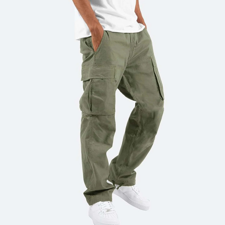 Stylish men's relaxed fit cargo trousers, versatile for everyday wear with functional utility pockets.