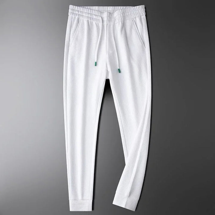 Versatile men's relaxed fit casual pants, ideal for comfortable daily wear and various occasions.
