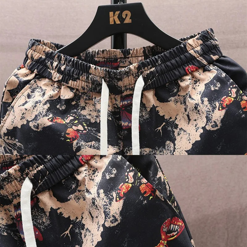 Abstract patterned men's casual shorts, relaxed fit, perfect for summer vacations and beach outings.