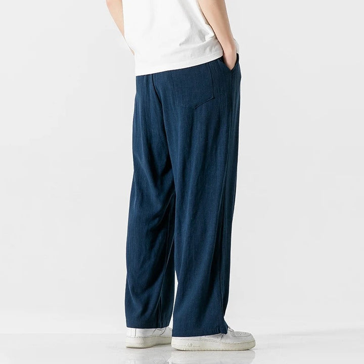 Versatile men's modern comfort pants, relaxed fit, suitable for various casual occasions & effortless style.