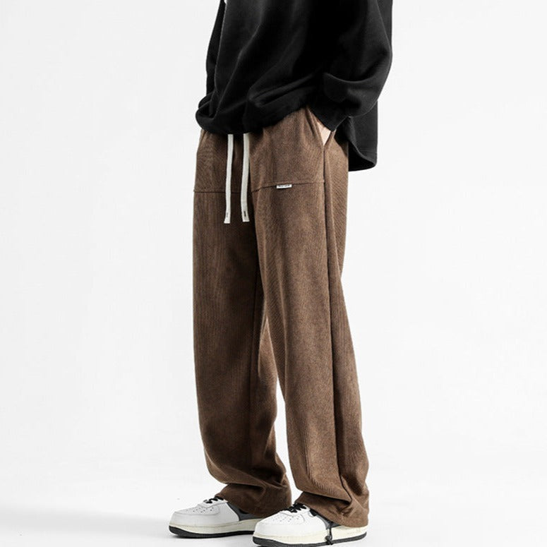 Stylish men's corduroy pants, relaxed fit, perfect for everyday casual wear.