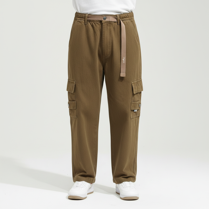 Men's relaxed fit cotton cargo pants in versatile khaki, suitable for spring and autumn fashion.