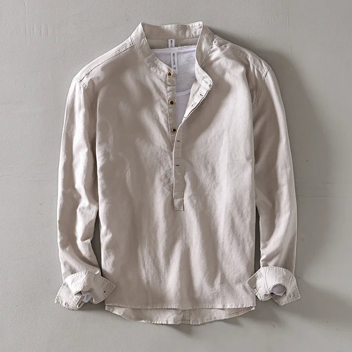 Versatile men's long sleeve button-up shirt in a relaxed fit. Perfect for casual spring & summer fashion.