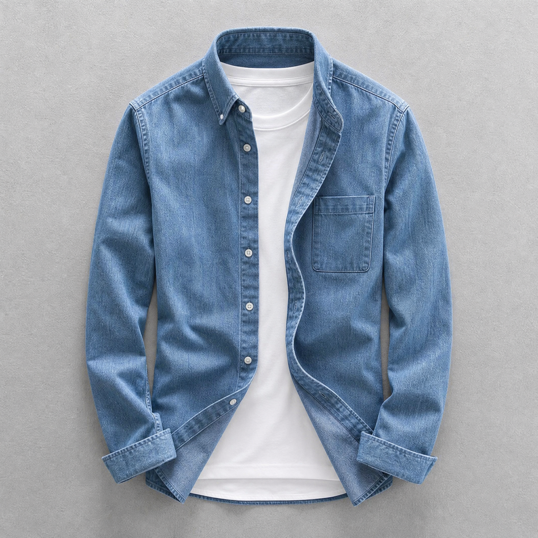 Men's relaxed fit Oxford button-up shirt for a comfortable and classic everyday casual look.