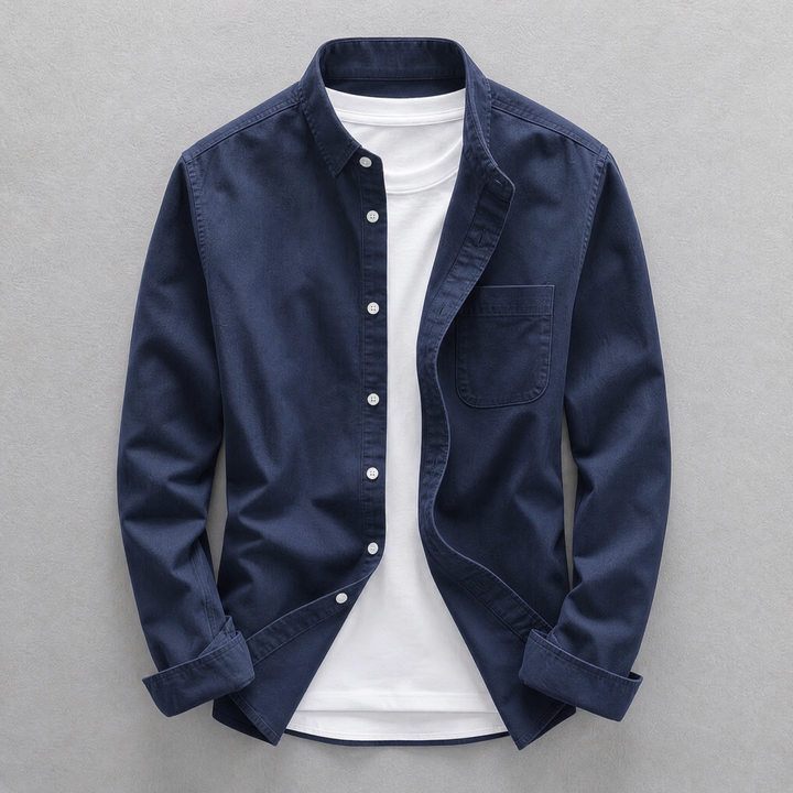 Essential men's classic relaxed fit Oxford button-up shirt, a versatile long-sleeve staple for any wardrobe.
