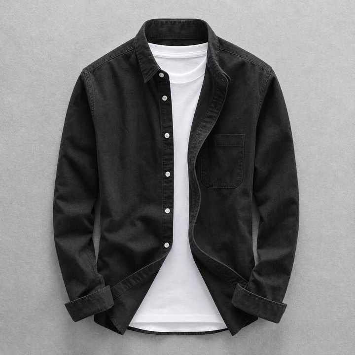 Casual men's long-sleeve Oxford shirt, designed with a relaxed fit for ultimate comfort and effortless style.