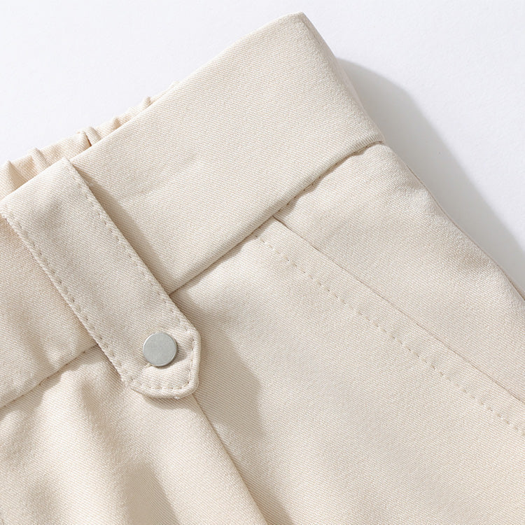Versatile men's relaxed fit pleated dress trousers, great for business casual to formal wear. Modern comfort.