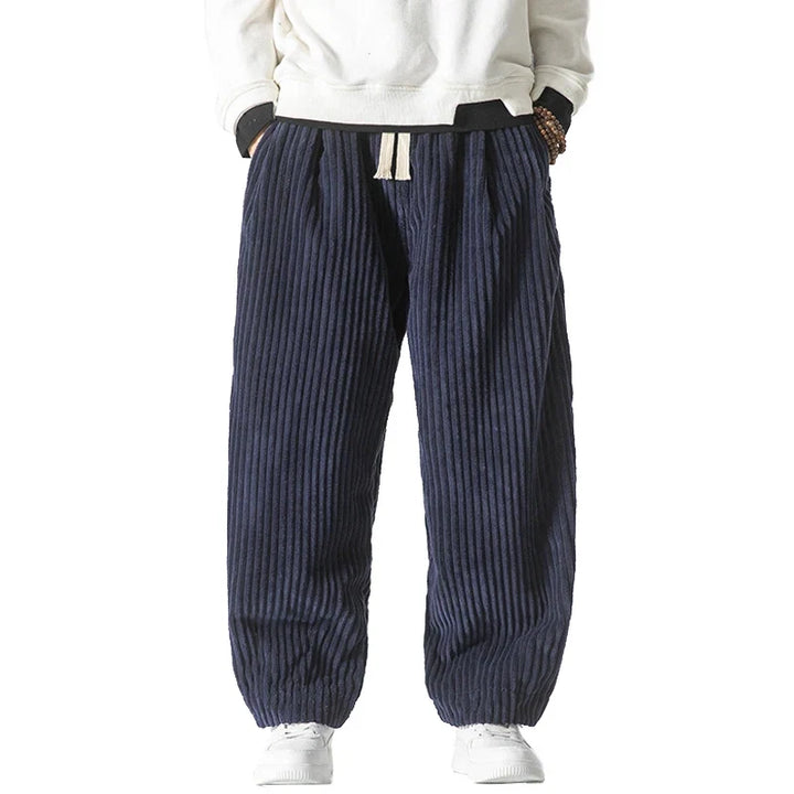 Stylish men's everyday trousers with a relaxed fit, ideal for casual outings & all-day comfort.