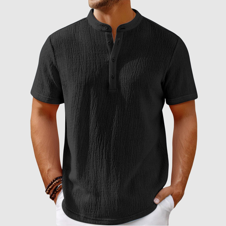 Men's relaxed fit summer shirt, ideal for warm weather and casual style.