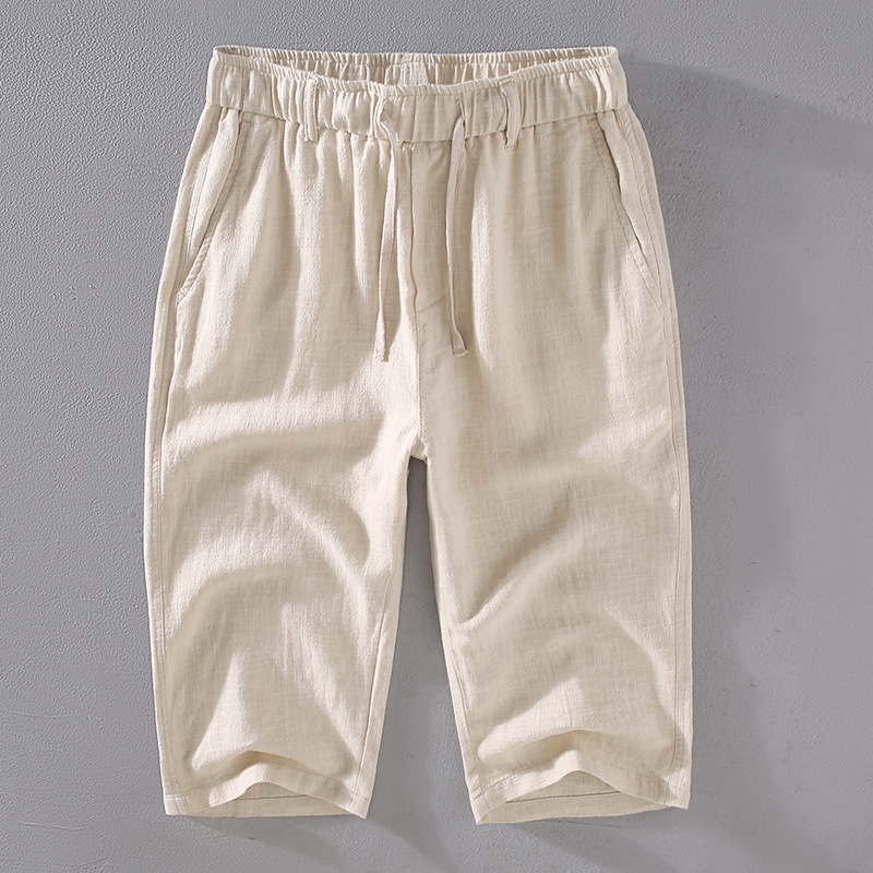 Men's relaxed fit summer shorts in light fabric, perfect for warm weather and casual comfort.