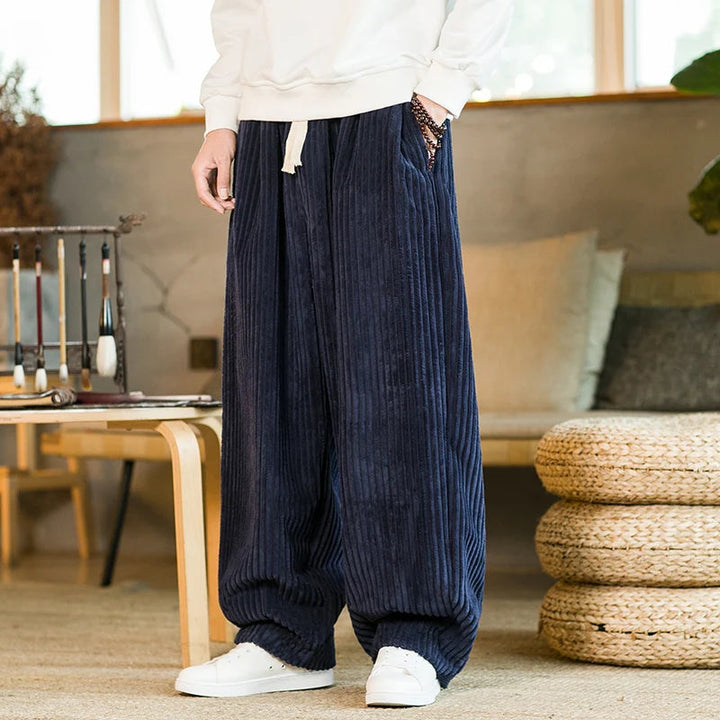 Men's drawstring wide leg casual pants, ideal for comfortable weekend wear and relaxed men's fashion.