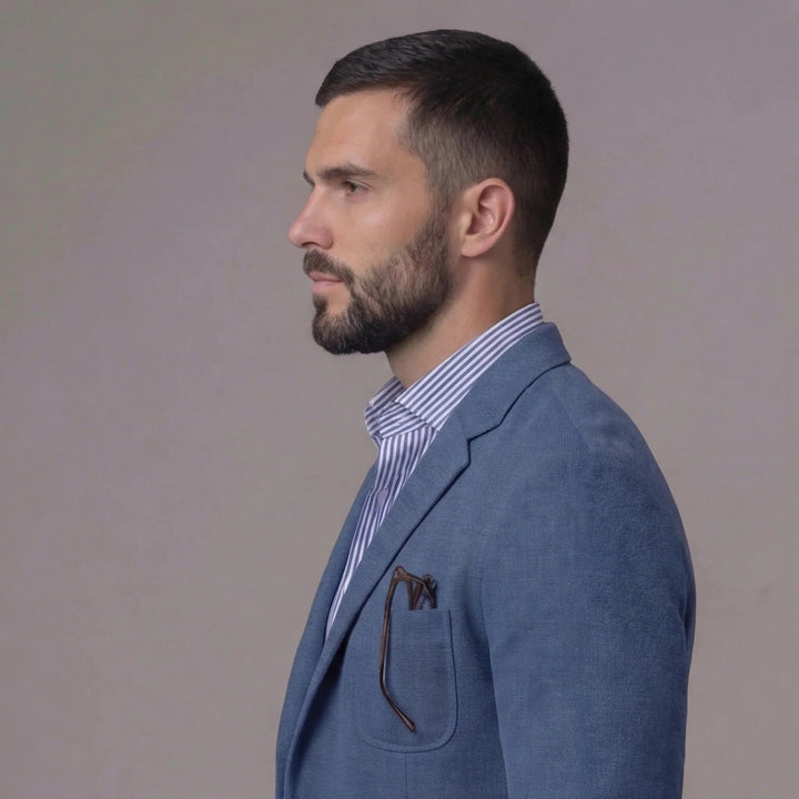 Casual men's lightweight blazer jacket for a relaxed yet polished smart casual look.