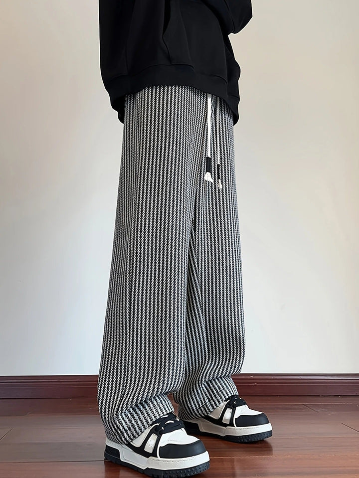 Casual men's drawstring trousers, relaxed straight leg for ultimate comfort and everyday style.
