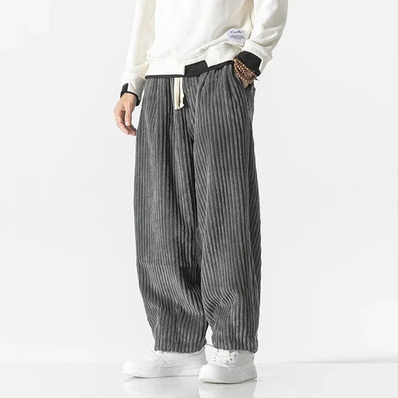 Soft men's loungewear wide-leg joggers for ultimate comfort, featuring an elastic waist.